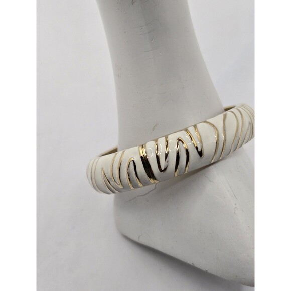 Zebra Print enameled CLAMPER HINGED  BRACELET - Picture 2 of 5
